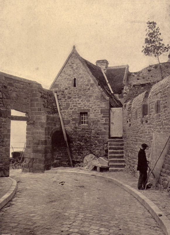 Porte d'entre mare basse