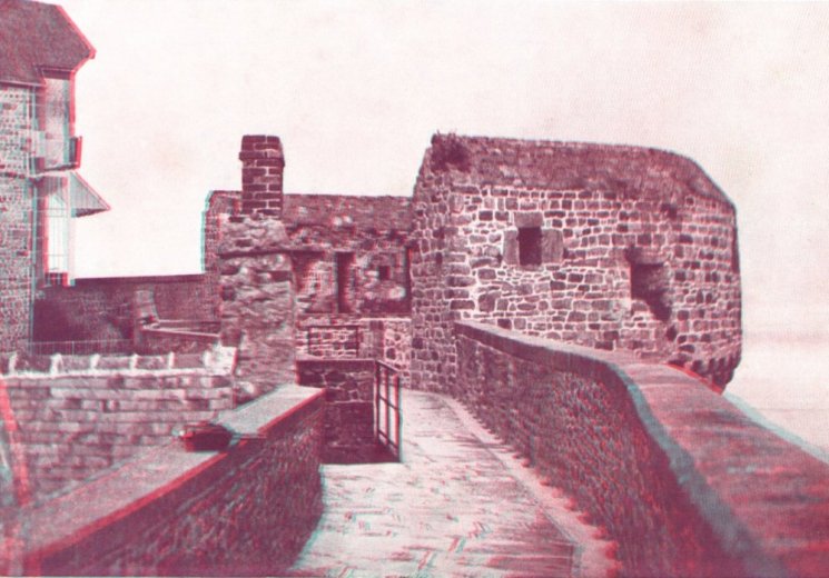 Chemin de ronde des remparts en relief par les anaglyphes de 1938