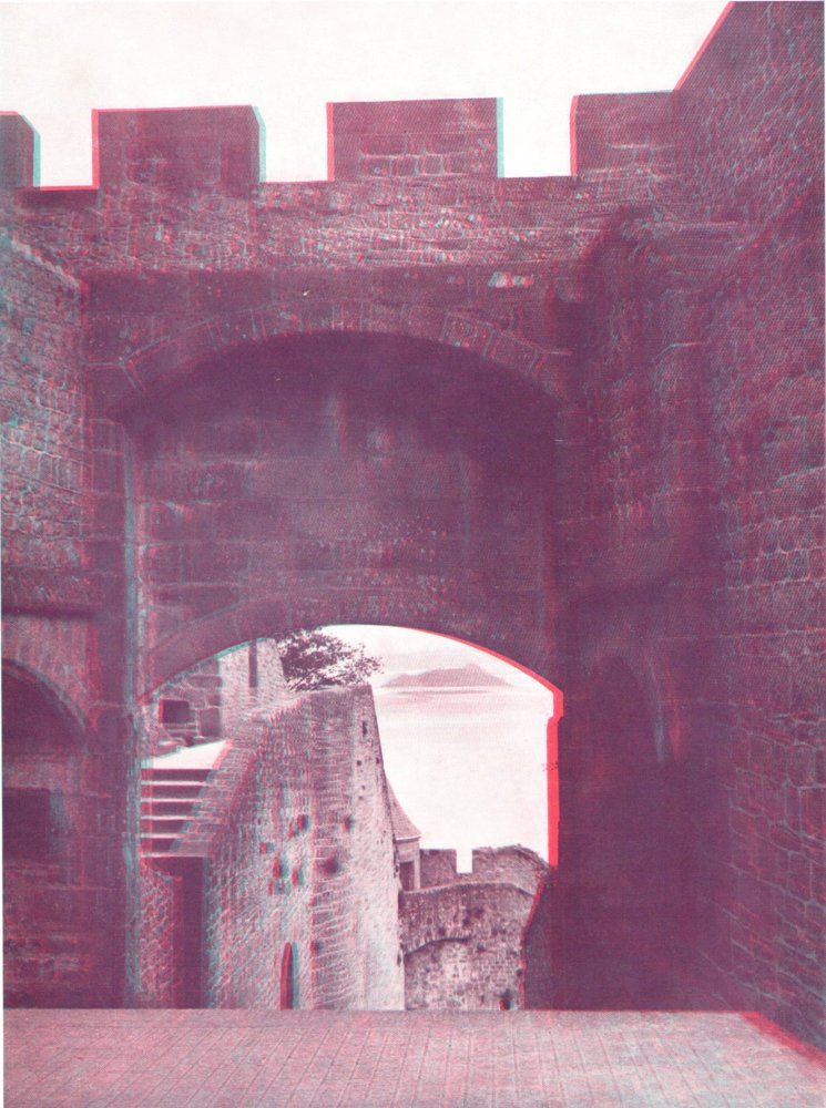 Porte de la Barbacane du Châtelet et vue sur Tombelaine en relief par les anaglyphes de 1938