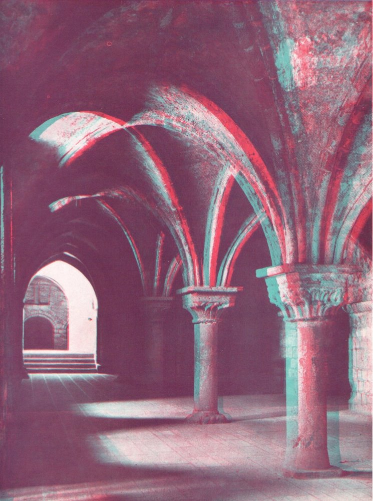 Le promenoir ou le vieux cloitre en relief par les anaglyphes de 1938