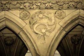 http://www.le-mont-saint-michel.org/CLOITRE-MINI/cloitre-46.JPG