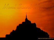 Wallpaper du Mont Saint-Michel au soleil couchant
